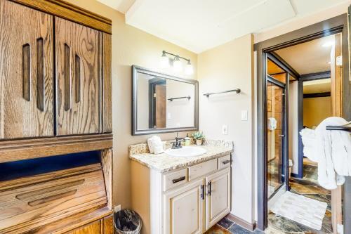 Sauterne Townhome - Upstairs