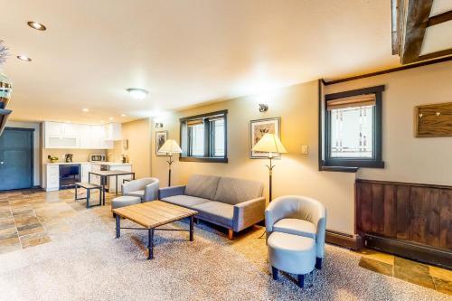 Sauterne Townhome - Upstairs