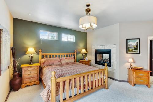 Black Bear Manor