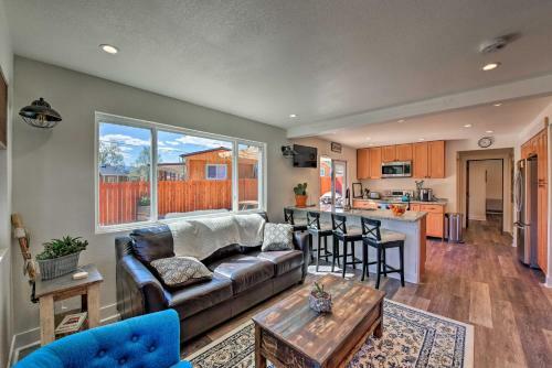Downtown Home With Large Yard, 21 Mi To Monarch!