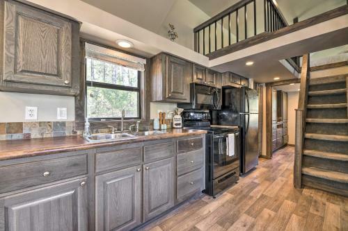 Roomy Pagosa Springs Tiny Cabin 1mi Downtown