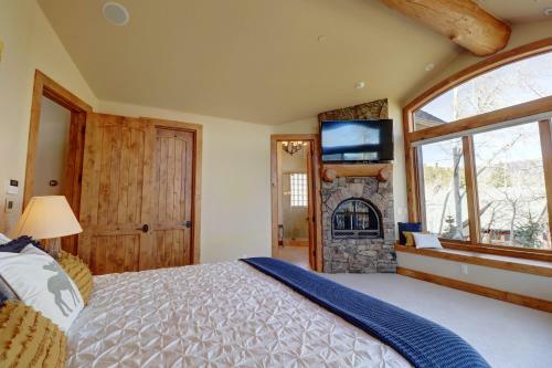 Good Elevations On Two Cabins Drive Home