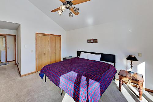 Mountain-view Retreat With Private Hot Tub Duplex