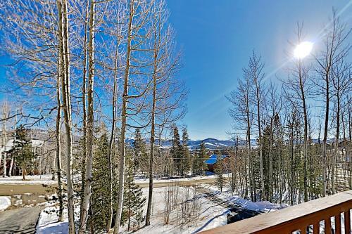 Mountain-view Retreat With Private Hot Tub Duplex