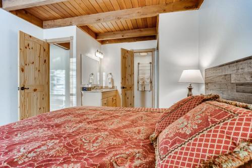 Apartamento E206 Treehouse Condo