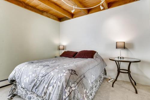 Apartamento E206 Treehouse Condo