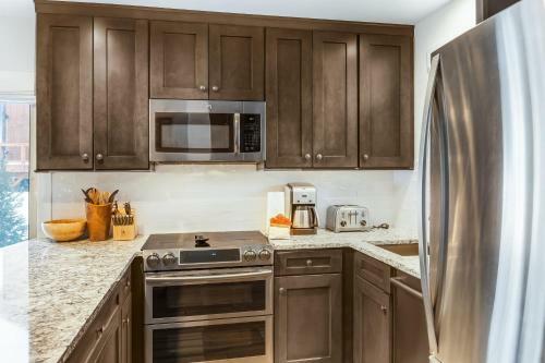Poplar Mountain Guest House