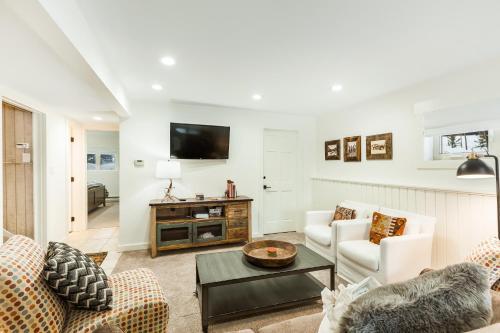 Poplar Mountain Guest House
