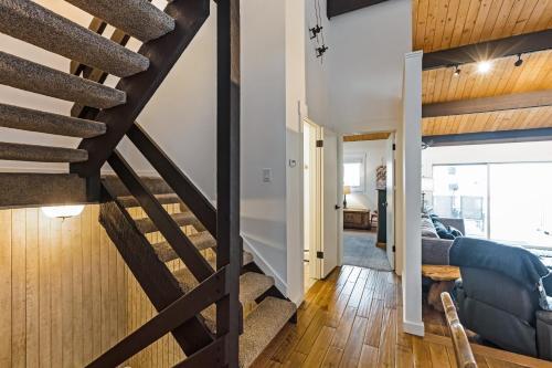 Poplar Mountain Guest House