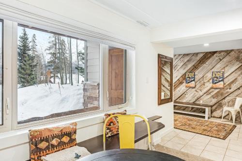 Poplar Mountain Guest House