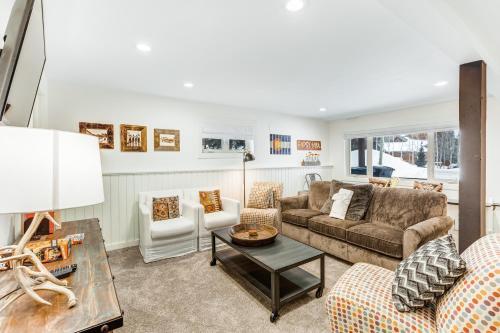 Poplar Mountain Guest House