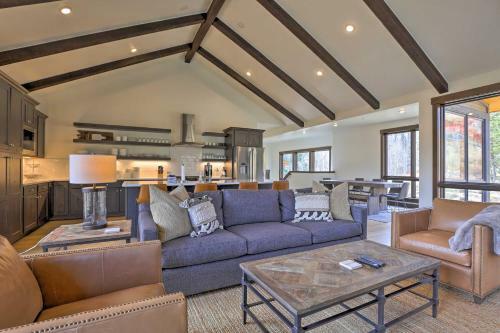 Hot Tub And Mtn Views At Modern Silverthorne Retreat