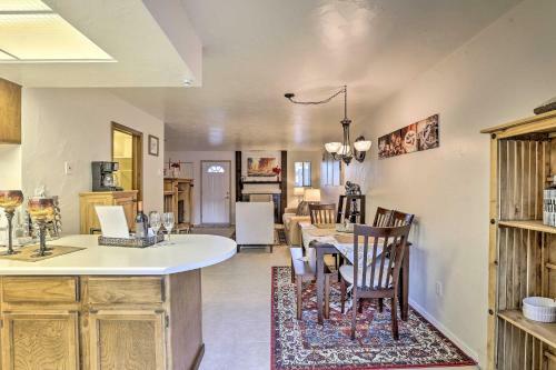 Charming Mtn Condo Walk To Trails About 2 Mi To Dtwn!