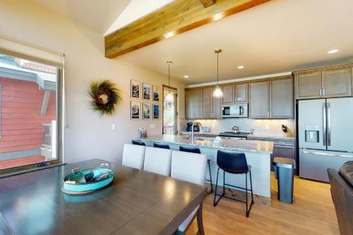 Treehouse Village 325