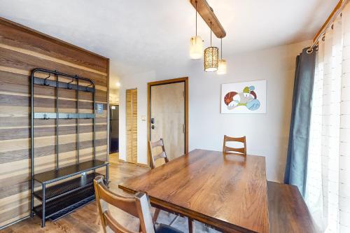 2 Bed 2 Bath Apartment In Summit County