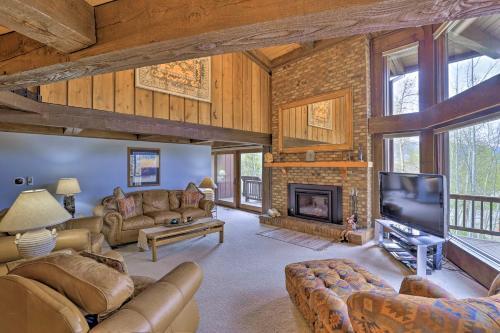 Luxury Silverthorne Home - 3 Decks, Mountain Views