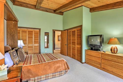 Luxury Silverthorne Home - 3 Decks, Mountain Views
