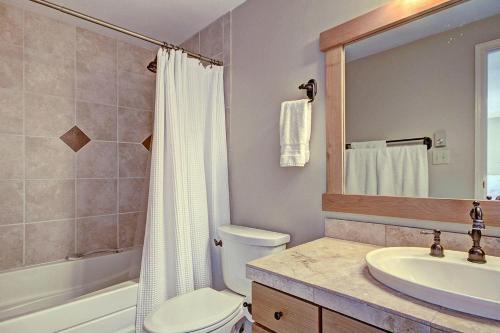 1250 Willow Grove Townhouse