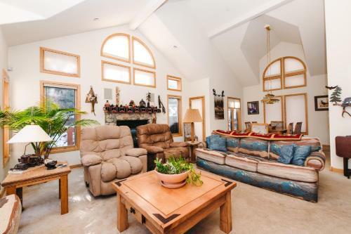 Hsrw Falcon Home 5 Bed 4 Bath Silverthorne