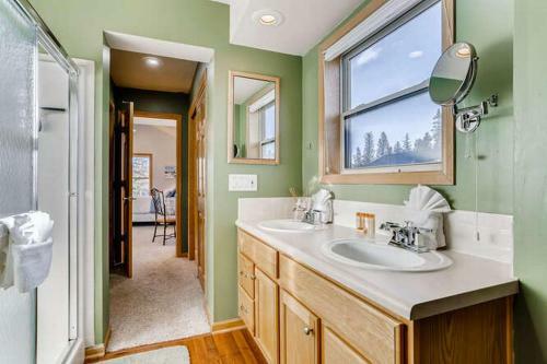 300 Lodgepole By Book By Owner