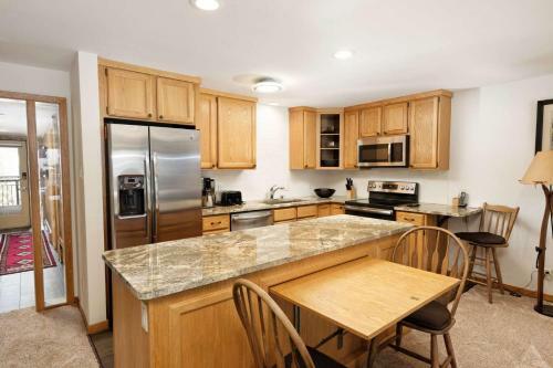 Shadowbrook 403