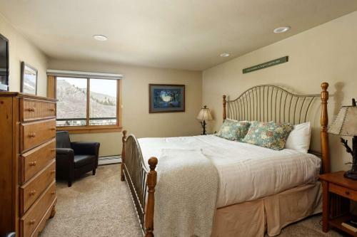 Shadowbrook 403