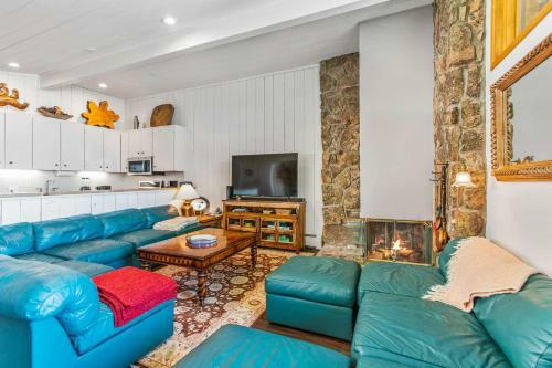 Shadowbrook 302