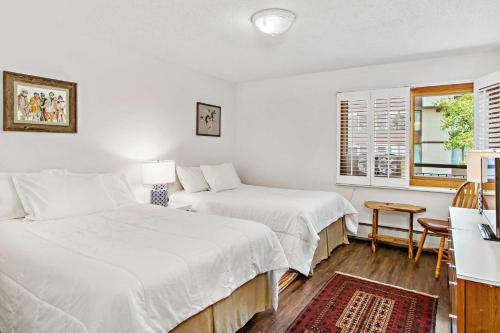 Shadowbrook 302