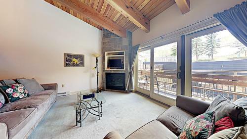 Timberline Condominium Studio Loft Unit 305