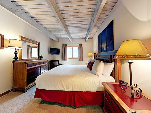 Timberline Condominiums 2 Bedroom Unit A2h