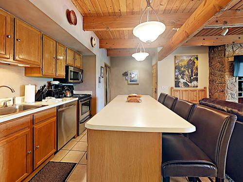 Timberline Condominiums 1 Bedroom Unit B2b