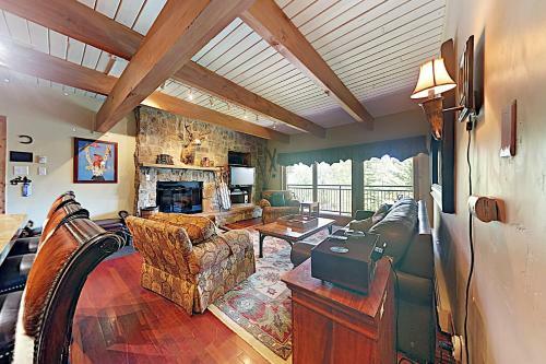 Timberline Condominiums 2 Bedroom Unit D2d