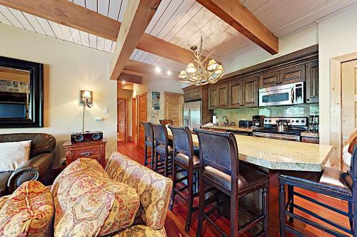 Timberline Condominiums 2 Bedroom Unit D2d