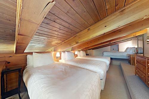 Timberline Condominiums 2 Bedroom Loft 2 Bath Unit D3h