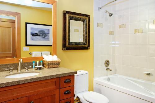 Apartamento 90 Carriage Way #3312 (203160-9297) Condo