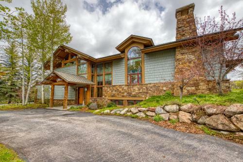 38 Fox Ln