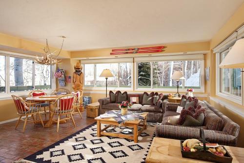 921 Faraway Home