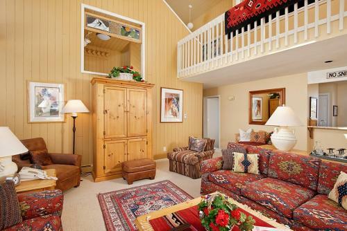921 Faraway Home