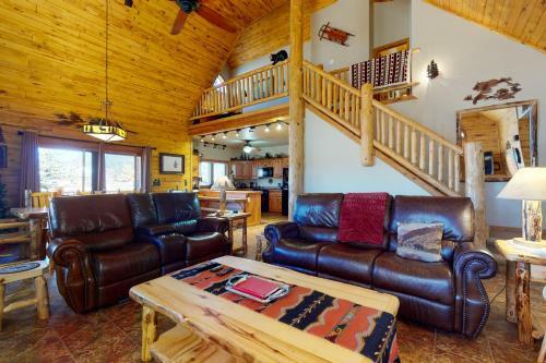 Diamond J's Riverside Retreat