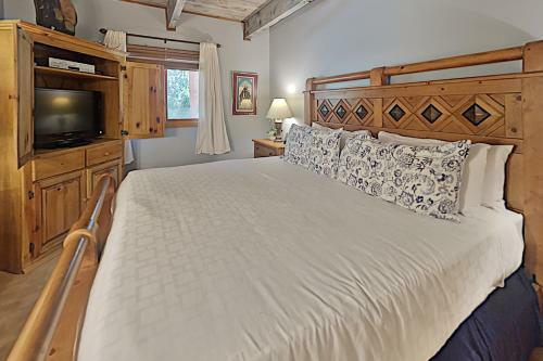 Timberline Condominiums 2 Bedroom Unit C2e