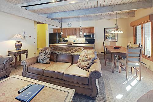 Timberline Condominiums 3 Bedroom Unit D2e