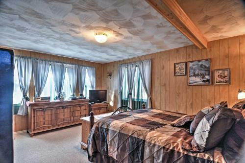 South Fork Log Cabin With Beautiful Mountain Views!