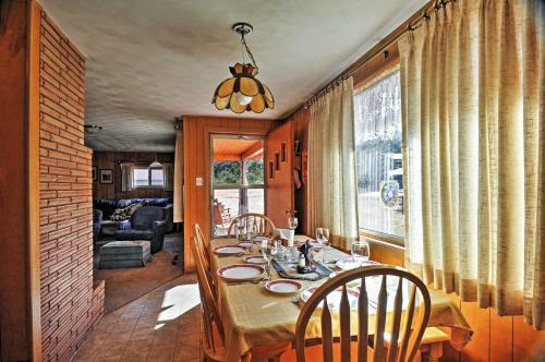 South Fork Log Cabin With Beautiful Mountain Views!