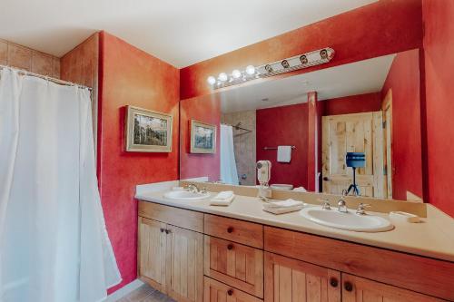 Torian Plum Creekside II