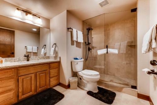 Torian Plum Plaza 401