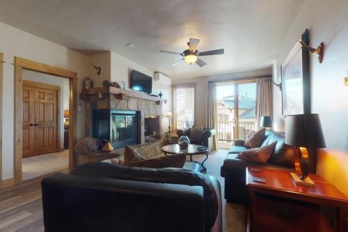 Eagle Ridge Lodge II