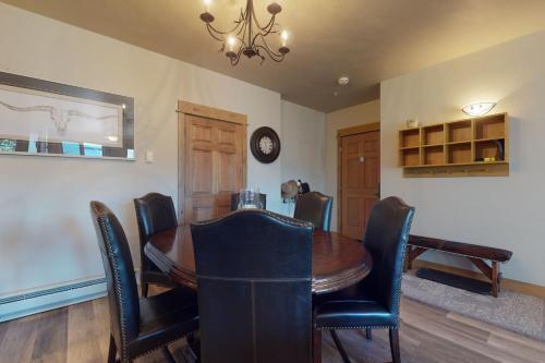 Eagle Ridge Lodge II