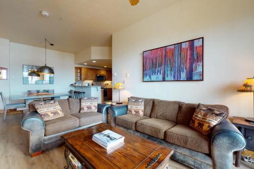 Eagle Ridge Lodge II