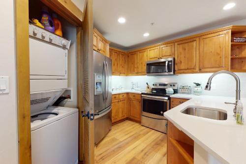 Eagle Ridge Lodge II