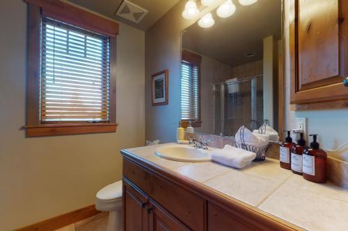 Eagle Ridge Lodge II